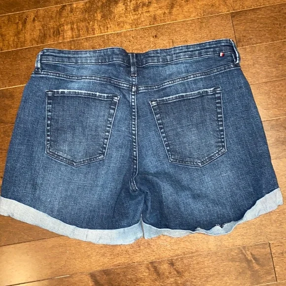 Tommy Hilfiger ladies Denim Shorts - Picture 2 of 7
